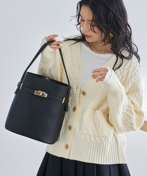 VELETTO（ベレット）の「BARNYARDSTORM / 【VELETTO / ヴェレット】/ バックルバッグ（ハンドバッグ・レディース・ブラック/キャメル・FREE）」の2枚目の写真