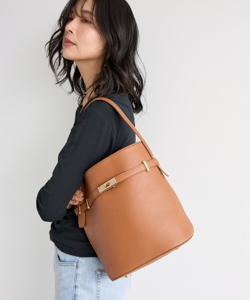 VELETTO（ベレット）の「BARNYARDSTORM / 【VELETTO / ヴェレット】/ バックルバッグ（ハンドバッグ・レディース・ブラック/キャメル・FREE）」の8枚目の写真