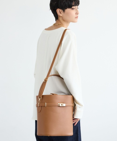 VELETTO（ベレット）の「BARNYARDSTORM / 【VELETTO / ヴェレット】/ バックルバッグ（ハンドバッグ・レディース・ブラック/キャメル・FREE）」の11枚目の写真