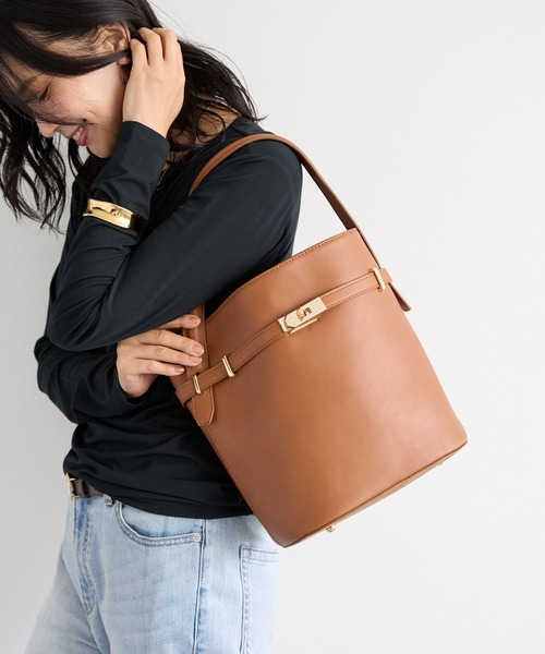 VELETTO（ベレット）の「BARNYARDSTORM / 【VELETTO / ヴェレット】/ バックルバッグ（ハンドバッグ・レディース・ブラック/キャメル・FREE）」の15枚目の写真