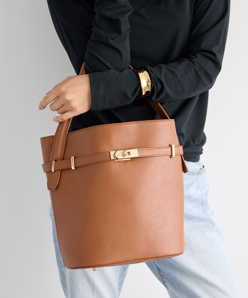 VELETTO（ベレット）の「BARNYARDSTORM / 【VELETTO / ヴェレット】/ バックルバッグ（ハンドバッグ・レディース・ブラック/キャメル・FREE）」の16枚目の写真