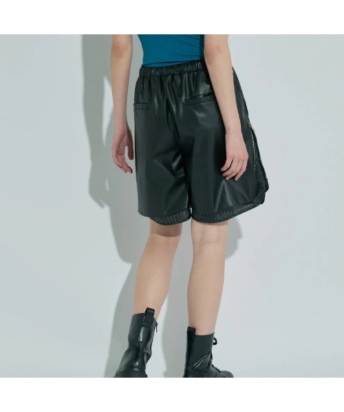 Kinetics(キネティクス)の「ANNA SUI NYC LEATHER HALF PANTS(アナスイ エヌワイシー レザーハーフパンツ)(その他パンツ・レディース・ホワイト/ブラック・ONE SIZE)」の11枚目の写真