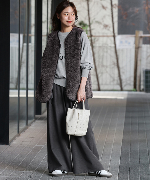 JOURNAL STANDARD relume（ジャーナルスタンダード　レリューム）の「《WEB限定追加》シープフェイクファージップベスト（その他アウター・レディース・チャコールグレー/アイボリー・FREE）」の19枚目の写真