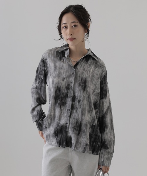 SUWDEE（スーディー）の「nuance print shirt（シャツ/ブラウス・レディース・ブラウン/ダークグレー・FREE）」の2枚目の写真