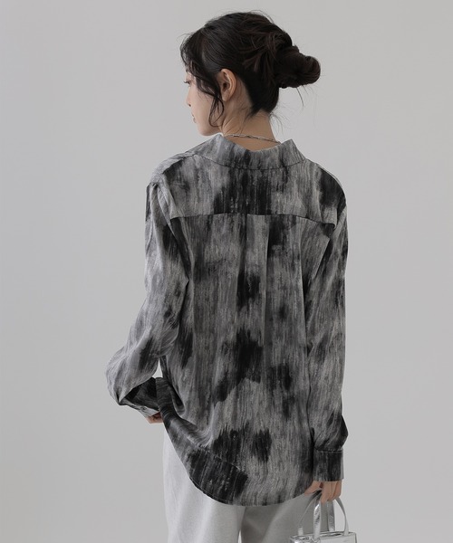 SUWDEE（スーディー）の「nuance print shirt（シャツ/ブラウス・レディース・ブラウン/ダークグレー・FREE）」の7枚目の写真