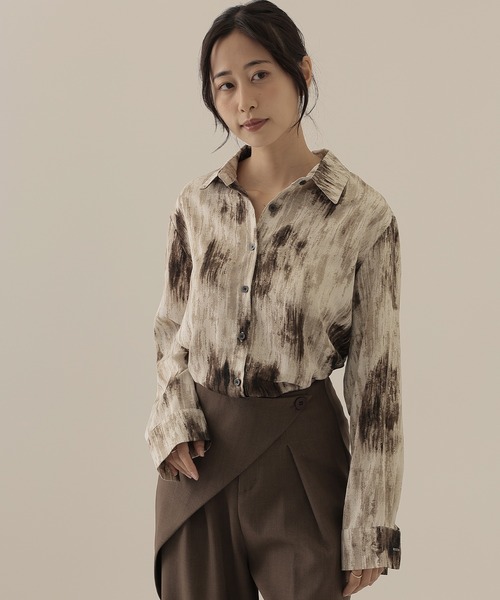 SUWDEE（スーディー）の「nuance print shirt（シャツ/ブラウス・レディース・ブラウン/ダークグレー・FREE）」の8枚目の写真