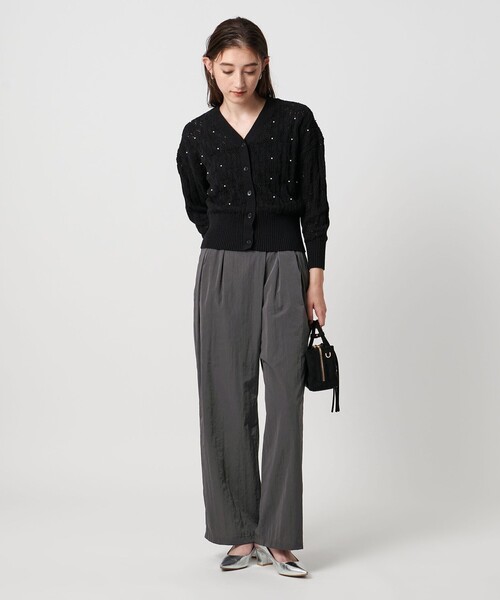 UNITED ARROWS（ユナイテッドアローズ）の「アシンメトリー タック ワイドパンツ はっ水 ウォッシャブル（その他パンツ・レディース・ブラック/レッド/グレー系・40/34/38/36）」の4枚目の写真