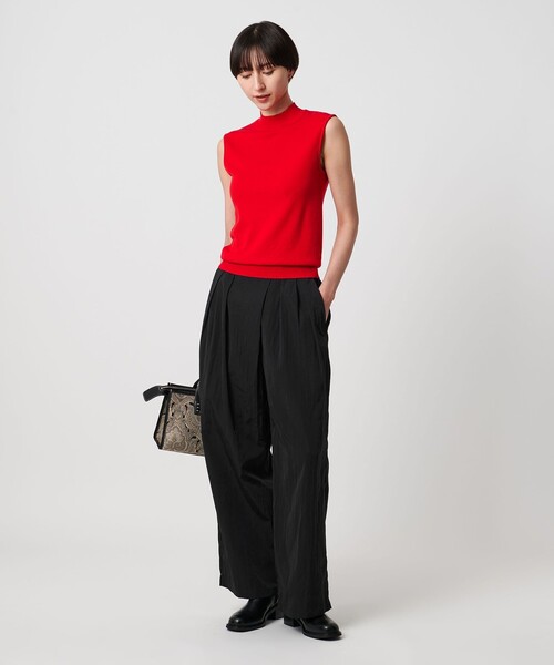 UNITED ARROWS（ユナイテッドアローズ）の「アシンメトリー タック ワイドパンツ はっ水 ウォッシャブル（その他パンツ・レディース・ブラック/レッド/グレー系・40/34/38/36）」の6枚目の写真