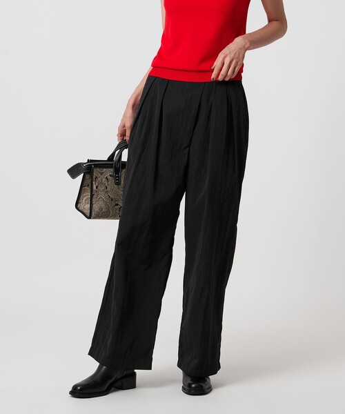 UNITED ARROWS（ユナイテッドアローズ）の「アシンメトリー タック ワイドパンツ はっ水 ウォッシャブル（その他パンツ・レディース・ブラック/レッド/グレー系・40/34/38/36）」の7枚目の写真