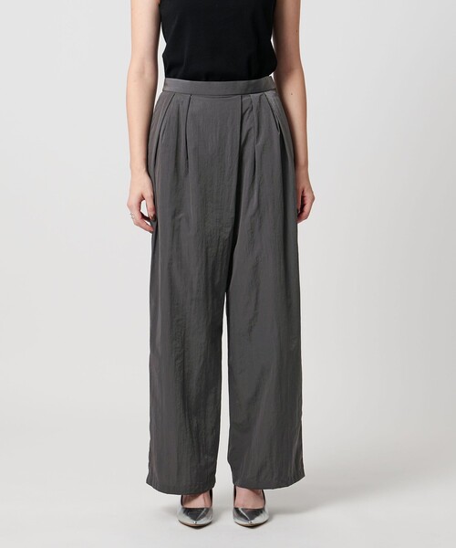 UNITED ARROWS（ユナイテッドアローズ）の「アシンメトリー タック ワイドパンツ はっ水 ウォッシャブル（その他パンツ・レディース・ブラック/レッド/グレー系・40/34/38/36）」の12枚目の写真