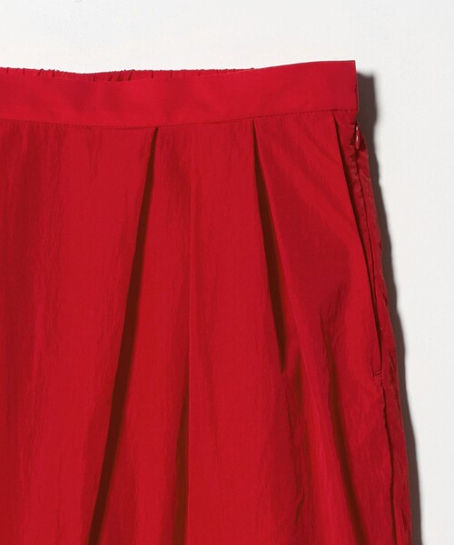 UNITED ARROWS（ユナイテッドアローズ）の「アシンメトリー タック ワイドパンツ はっ水 ウォッシャブル（その他パンツ・レディース・ブラック/レッド/グレー系・40/34/38/36）」の17枚目の写真