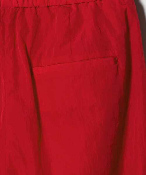 UNITED ARROWS（ユナイテッドアローズ）の「アシンメトリー タック ワイドパンツ はっ水 ウォッシャブル（その他パンツ・レディース・ブラック/レッド/グレー系・40/34/38/36）」の19枚目の写真