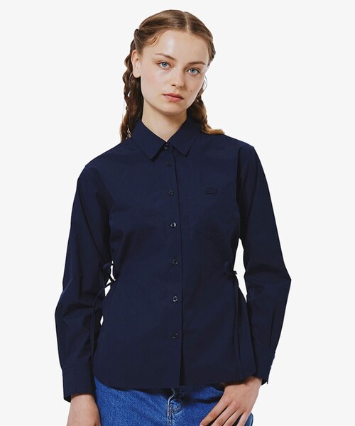 LACOSTE（ラコステ）の「リボンディテール ストレッチロングスリーブシャツ（シャツ/ブラウス・レディース・ネイビー/ベージュ・40/38/36/34）」の2枚目の写真