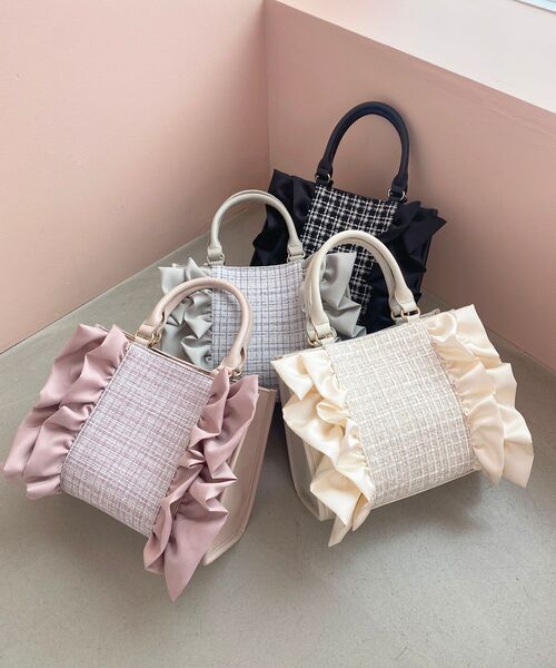 MAJESTIC LEGON（マジェスティックレゴン）の「ツイードフリルショルダーバッグ（ショルダーバッグ・レディース・ピンク/ライトグレー/アイボリー/ブラック・FREE）」の2枚目の写真