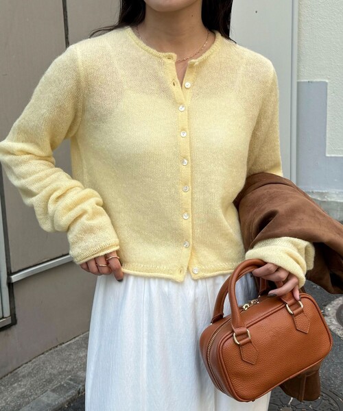 fredy emue(フレディエミュ)の「モヘヤ混ビスチェカーディガン(カーディガン/ボレロ・レディース・ピンク/イエロー/ベージュ/チャコールグレー・38)」の4枚目の写真