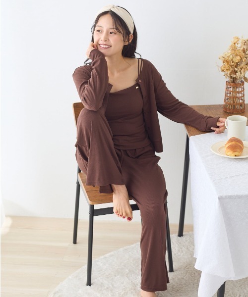 tutuanna(チュチュアンナ)の「ロングパンツ カップ付きルームウェア3点セット(ルームウェア/パジャマ・レディース・グレイッシュブルー/ブラウン・S/M/L)」の1枚目の写真