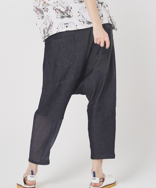 bedsidedrama（ベットサイドドラマ）の「Mix Tex Relax Jeans（デニムパンツ・レディース・インディゴブルー/ブルー/グレー・1/2）」の4枚目の写真