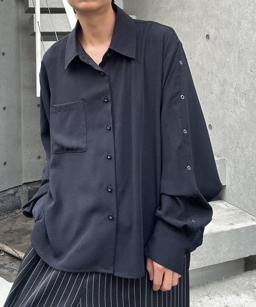 MandO（Auntie Rosa）（エムオー）の「リングスタッズアクセントシャツ（シャツ/ブラウス・メンズ・ブラック系その他/ブラック/ホワイト/ホワイト系その他・MEDIUM/LARGE）」の4枚目の写真