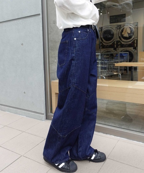 CORNERS(コーナーズ)の「切り替えカーブデニムパンツ(デニムパンツ・レディース・ブラック/インディゴブルー・マルチサイズ)」の14枚目の写真