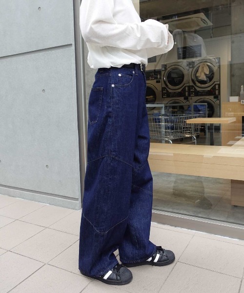 CORNERS(コーナーズ)の「切り替えカーブデニムパンツ(デニムパンツ・レディース・ブラック/インディゴブルー・マルチサイズ)」の15枚目の写真