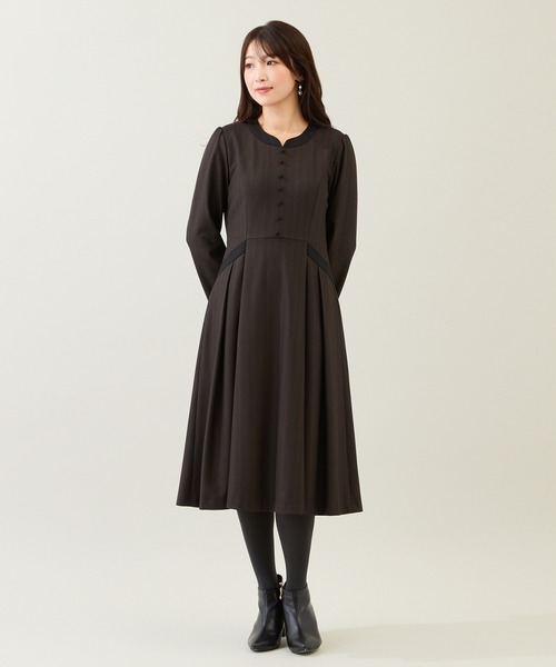 Rose Tiara（ローズティアラ）の「【吸湿発熱/毛玉になりにくい】配色切替クラシカルワンピース（ワンピース・レディース・ブラウン/ピンク/グレー・38/46/42/40）」の3枚目の写真