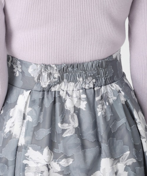 MISCH MASCH（ミッシュマッシュ）の「2025秋冬新作 水彩フラワーカットジャガードスカート（スカート・レディース・グレー/ブラック×ホワイト/レッド・S/M）」の15枚目の写真