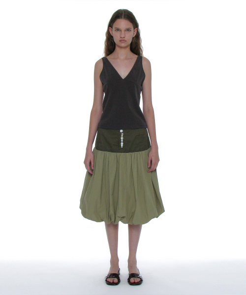 PARTIMENTO WOMEN(パルティメントウィメン)の「ボタンポイントパフミディスカート_カーキグリーン(スカート・レディース・その他・SMALL/MEDIUM)」の1枚目の写真