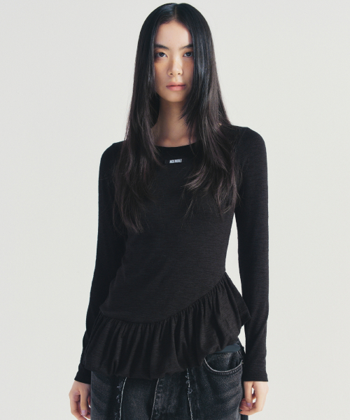 NICK&NICOLE(ニックアンドニコール)の「RUFFLE LABEL LONG SLEEVE TOP_BLACK(Tシャツ/カットソー・レディース・その他・FREE)」の1枚目の写真