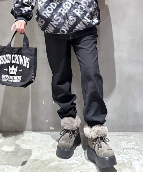 RODEO CROWNS WIDE BOWL(ロデオクラウンズワイドボウル)の「CHILL OUT EASY JOGパンツ(その他パンツ・レディース・ダークオレンジ/カーキ/ブラック/グレー・SMALL/MEDIUM)」の1枚目の写真