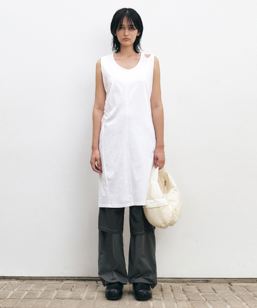 INSILENCE WOMEN(インサイレンスウーマン)の「アンバランスコットンワンピースホワイト(ワンピース・レディース・その他・SMALL/MEDIUM)」の3枚目の写真