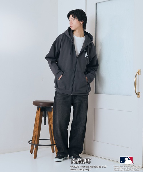 PEANUTS（ピーナッツ）の「【PEANUTS×MLB】オリジナルデザイン フルジップパーカー ヤンキース ドジャース カブス キャラクター（パーカー・メンズ・ベージュ系その他3/ブラック系その他3/ブラック系その他/ブルー系その他2/グレー系その他/グレー系その他2・LARGE/MEDIUM/X-LARGE）」の9枚目の写真