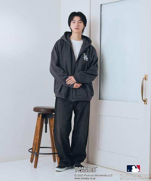 PEANUTS（ピーナッツ）の「【PEANUTS×MLB】オリジナルデザイン フルジップパーカー ヤンキース ドジャース カブス キャラクター（パーカー・メンズ・ベージュ系その他3/ブラック系その他3/ブラック系その他/ブルー系その他2/グレー系その他/グレー系その他2・LARGE/MEDIUM/X-LARGE）」の11枚目の写真