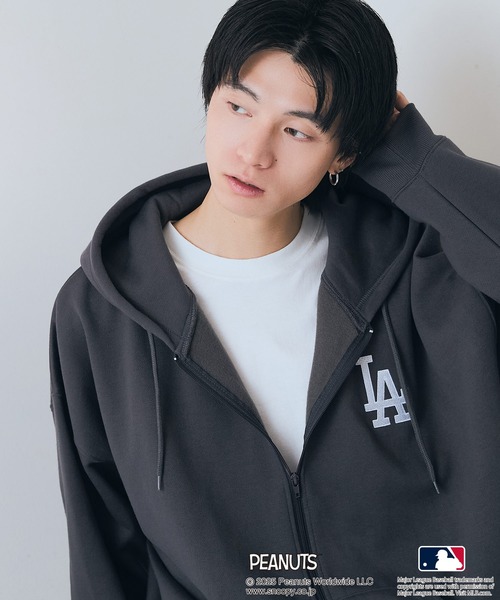 PEANUTS（ピーナッツ）の「【PEANUTS×MLB】オリジナルデザイン フルジップパーカー ヤンキース ドジャース カブス キャラクター（パーカー・メンズ・ベージュ系その他3/ブラック系その他3/ブラック系その他/ブルー系その他2/グレー系その他/グレー系その他2・LARGE/MEDIUM/X-LARGE）」の19枚目の写真