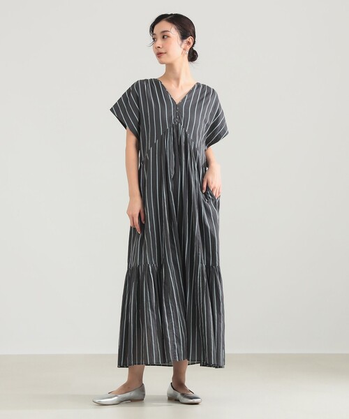 NE QUITTEZ PAS!（ヌキテパ）の「【別注】ne Quittez pas / ボイル ストライプ フレンチスリーブ ワンピース（ワンピース・レディース・チャコールグレー/ブルー・ONE SIZE）」の2枚目の写真