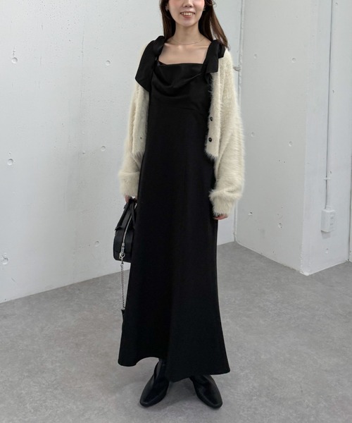 archives(アルシーヴ)の「2way肩リボンキャミワンピース(ワンピース・レディース・チャコールグレー/モカ/ブラック・MEDIUM)」の2枚目の写真