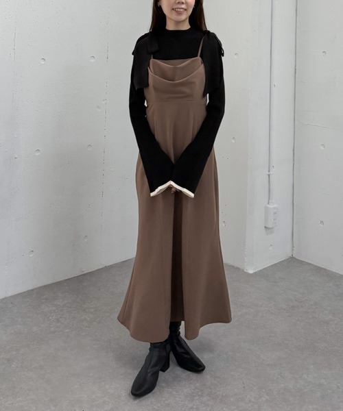 archives(アルシーヴ)の「2way肩リボンキャミワンピース(ワンピース・レディース・チャコールグレー/モカ/ブラック・MEDIUM)」の12枚目の写真