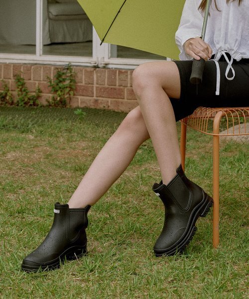 SHOEHI(シューハイ)の「レイチェルショートチェルシーレインブーツ R0008(2カラー)(レインシューズ・レディース・ブラック・24.5cm/25cm/25.5cm/23cm/23.5cm/24cm)」の3枚目の写真