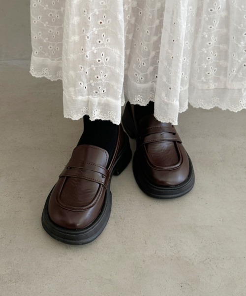 CLEA(クレア)の「厚底クラシックローファー(ローファー・レディース・ブラウン/ブラック/アイボリー・23.5cm/24.5cm)」の3枚目の写真