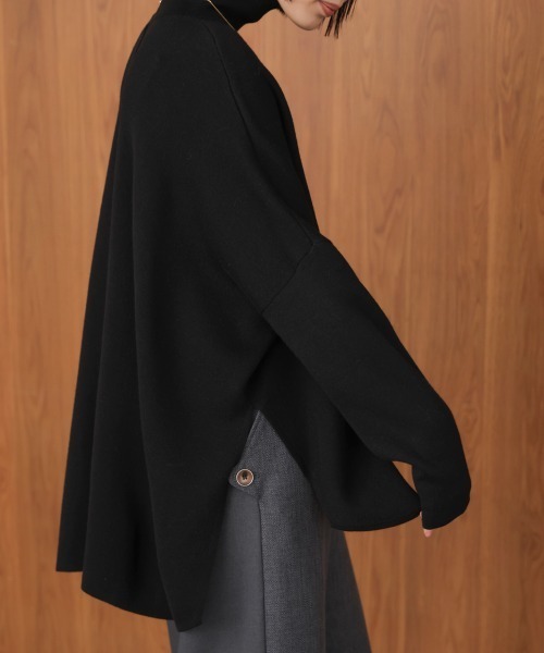 Bou Jeloud(ブージュルード)の「リバーシブルWフェイスポンチョ風ニットプルオーバー(ニット/セーター・レディース・ライトグレー/イエロー系その他/ブラック系その他・FREE)」の8枚目の写真