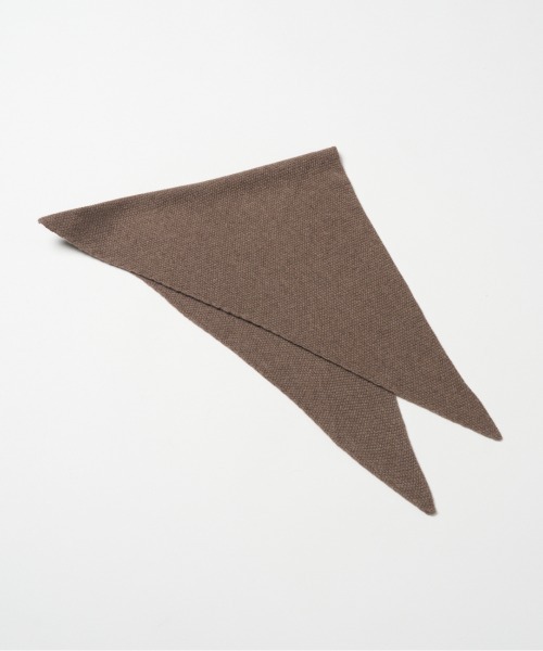 HELIOPOLE（エリオポール）の「TRIANGLE HEAD SCARF（マフラー・レディース・ライトグレー/レッド/ブラウン/チャコールグレー・FREE）」の5枚目の写真