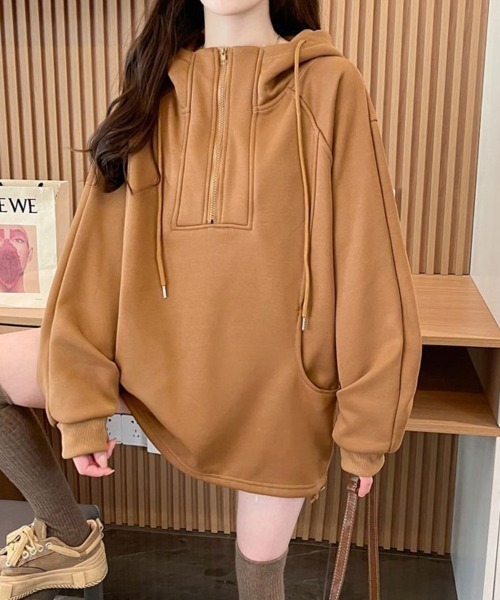 SallyLunn(サリーラン)の「ハーフジップフードゆるスウェット(スウェット・レディース・ブラウン/スミクロ・MEDIUM/LARGE)」の2枚目の写真