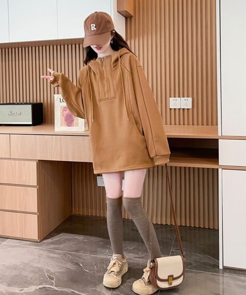 SallyLunn(サリーラン)の「ハーフジップフードゆるスウェット(スウェット・レディース・ブラウン/スミクロ・MEDIUM/LARGE)」の10枚目の写真