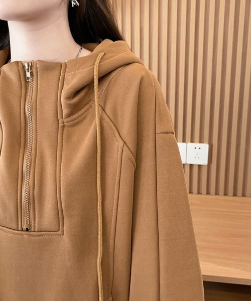 SallyLunn(サリーラン)の「ハーフジップフードゆるスウェット(スウェット・レディース・ブラウン/スミクロ・MEDIUM/LARGE)」の7枚目の写真