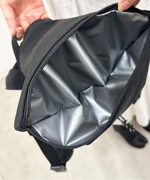 nicott（ニコット）の「NC:TakeMe（テイクミー）Today Purse デイパック（バックパック/リュック・レディース・ベージュ/オフホワイト/グレー/ブラック・FREE）」の12枚目の写真