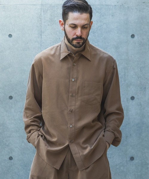 MR.OLIVE(ミスターオリーブ)の「T/R POWDER CLOTH / REGULAR COLLAR SHIRT /M261113(シャツ/ブラウス・メンズ・ブラック/キャメル・SMALL/MEDIUM/LARGE)」の2枚目の写真