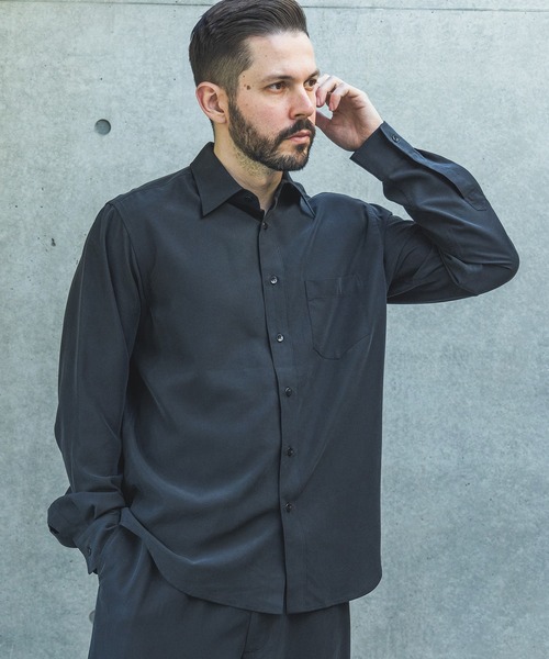 MR.OLIVE(ミスターオリーブ)の「T/R POWDER CLOTH / REGULAR COLLAR SHIRT /M261113(シャツ/ブラウス・メンズ・ブラック/キャメル・SMALL/MEDIUM/LARGE)」の1枚目の写真