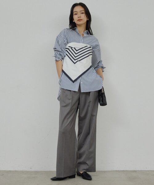 GALLARDAGALANTE（ガリャルダガランテ）の「【手洗い可】タックストレートパンツ（その他パンツ・レディース・ベージュ/グレー・1/0）」の2枚目の写真