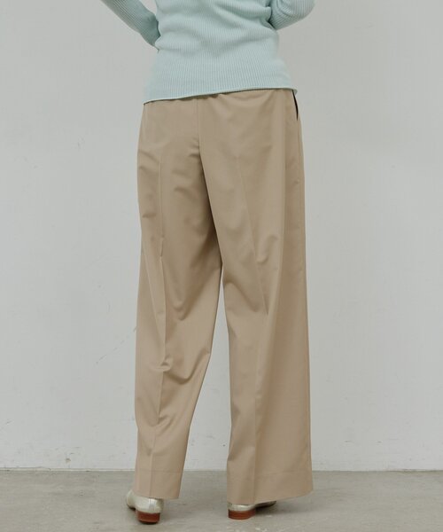 GALLARDAGALANTE（ガリャルダガランテ）の「【手洗い可】タックストレートパンツ（その他パンツ・レディース・ベージュ/グレー・1/0）」の16枚目の写真