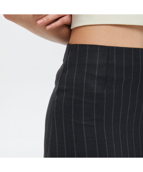 SELFISHAFFECTION(セルフィッシュ アフェクション)の「High-waist Charcoal Slit Skirt(スカート・レディース・その他・S/M)」の5枚目の写真