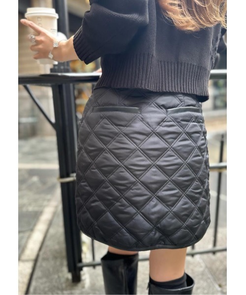 LUDICRUM(ルーディクルム)の「Quilted wrap mini skirt(スカート・レディース・オフホワイト/ブラック・S/M/XS)」の6枚目の写真